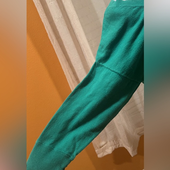 American Eagle | Women’s Emerald Green 3.25 Sleeves Sweater Top Size Medium - Picture 4 of 5